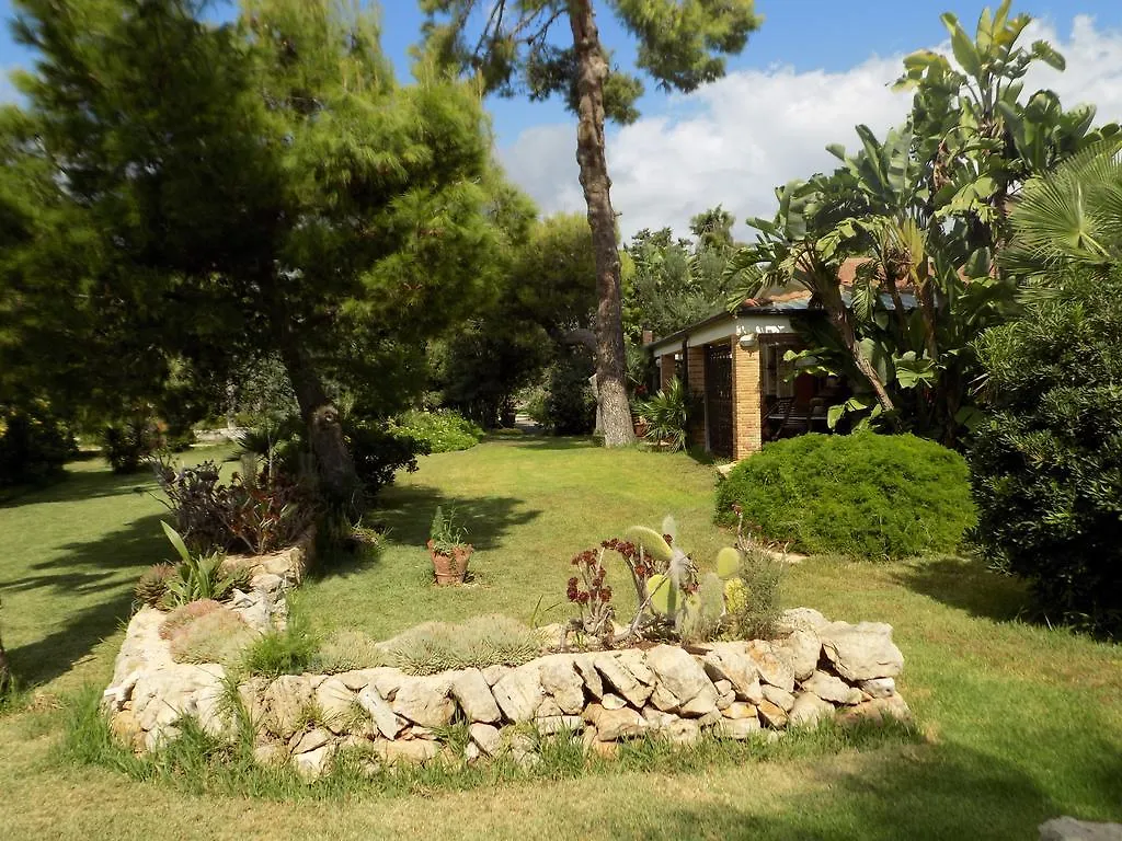 B&B Asparano Anita Open Space Ognina 0*,  Italy